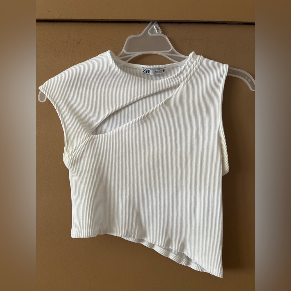 Zara- Asymmetric cut out crop top
